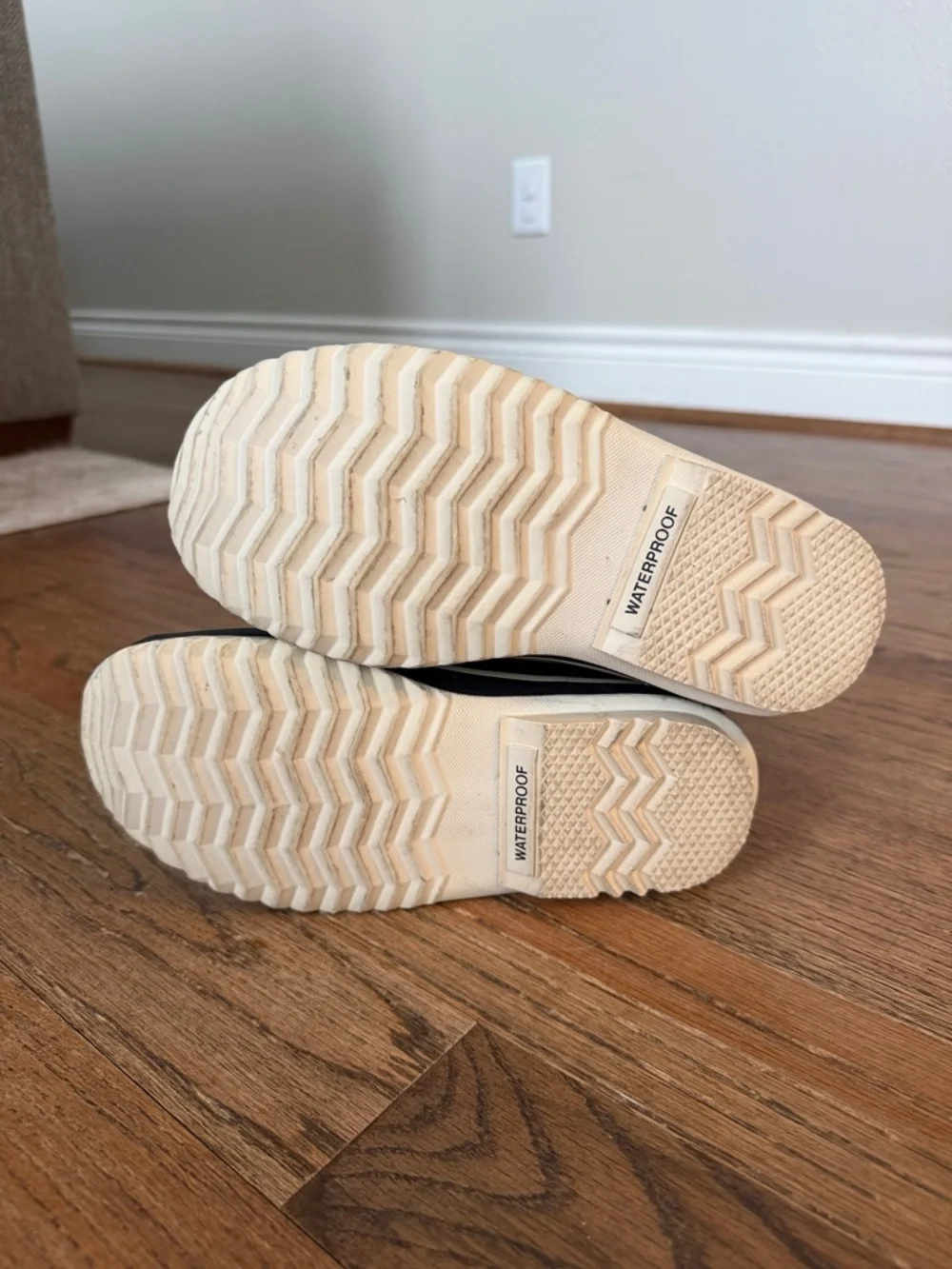 Sorel excellent worn